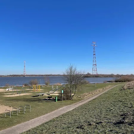Moderne Direkt Am Elbdeich Und Am Elberadweg Bei Moldenhauer - No1
